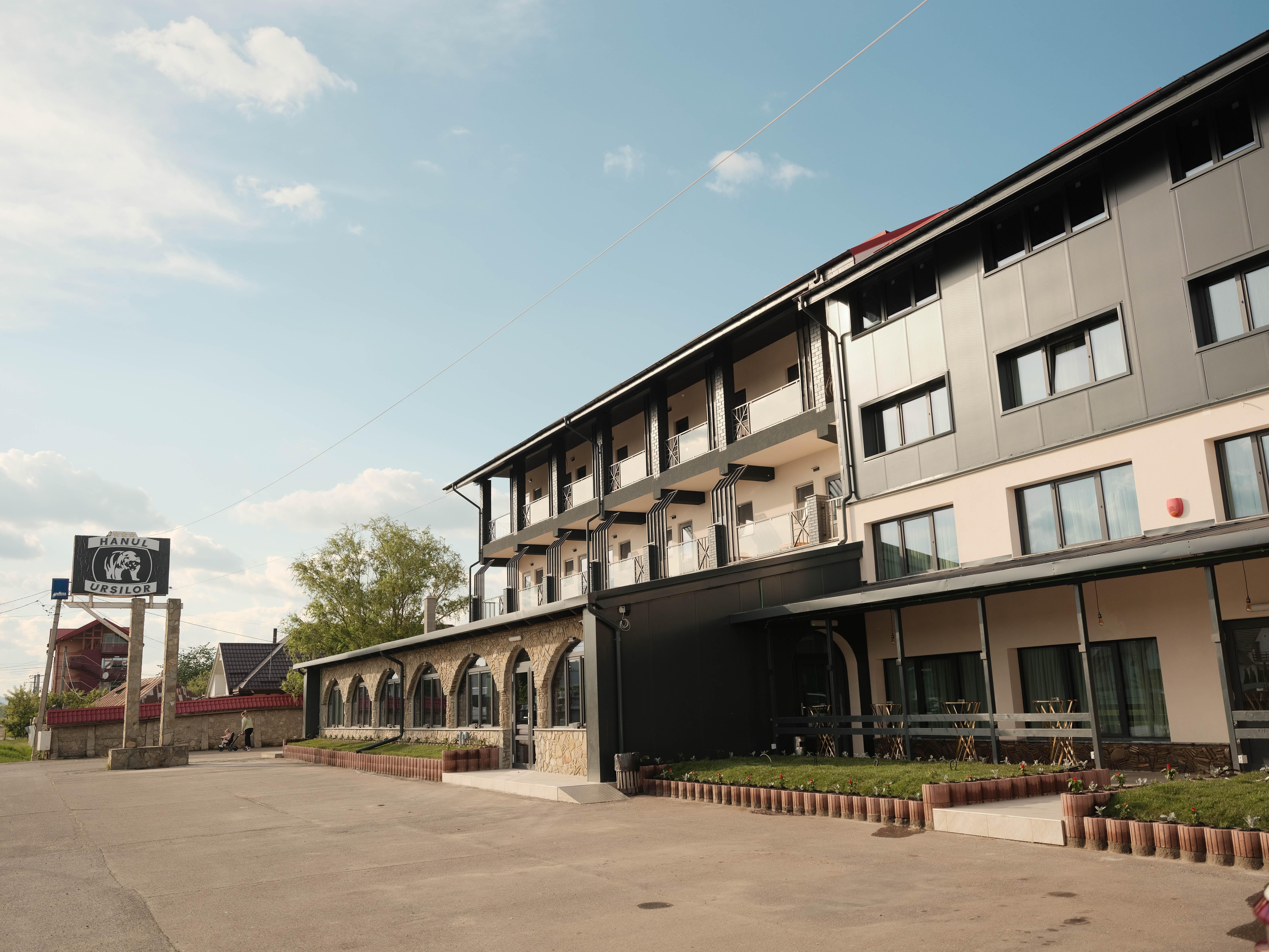 Hanul Ursilor Targu Neamt Exterior photo